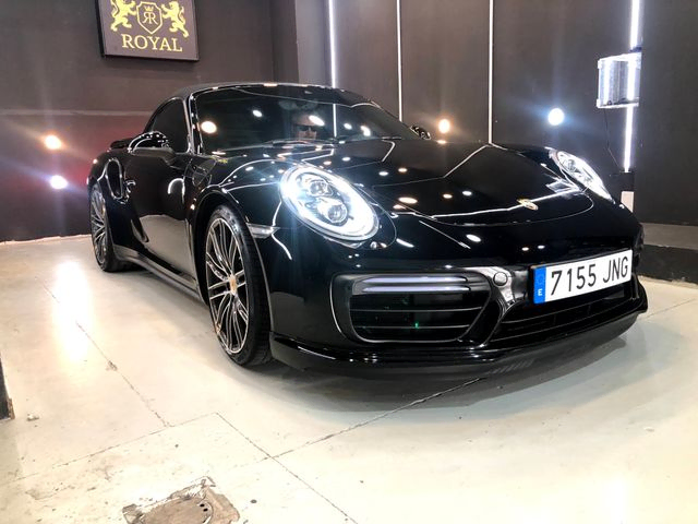 Coche Porsche Negro