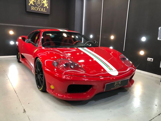 Coche Ferrari rojo